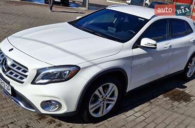 Внедорожник / Кроссовер Mercedes-Benz GLA-Class 2018 в Киеве