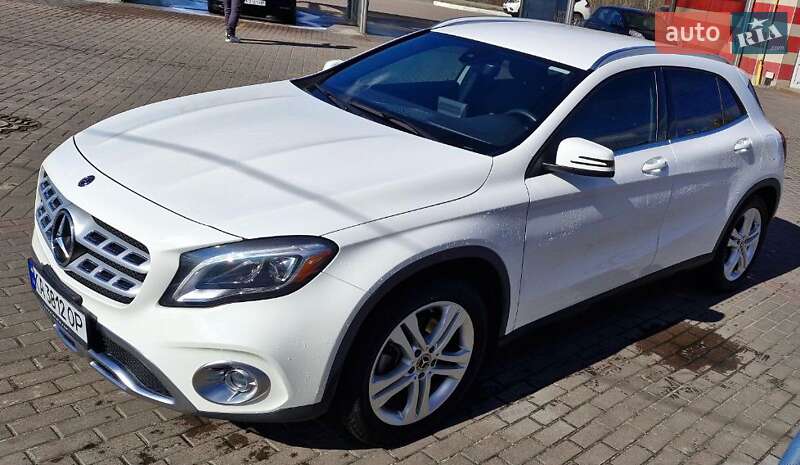 Внедорожник / Кроссовер Mercedes-Benz GLA-Class 2018 в Киеве