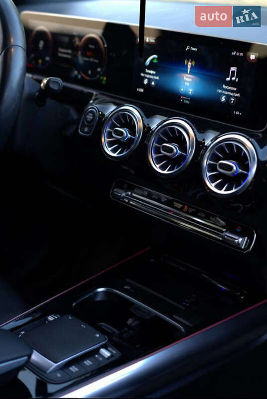 Позашляховик / Кросовер Mercedes-Benz GLA-Class 2020 в Володимирі