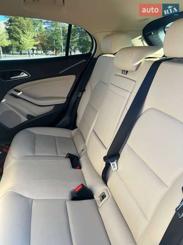 Внедорожник / Кроссовер Mercedes-Benz GLA-Class 2018 в Киеве фото 12 Внедорожник / Кроссовер Mercedes-Benz GLA-Class 2018 в Киеве