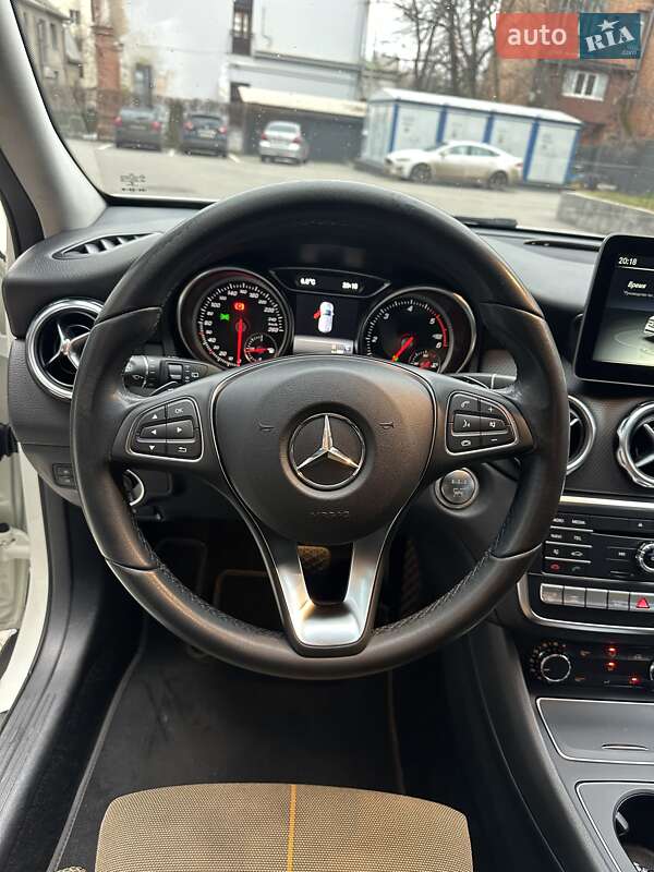 Позашляховик / Кросовер Mercedes-Benz GLA-Class 2017 в Києві