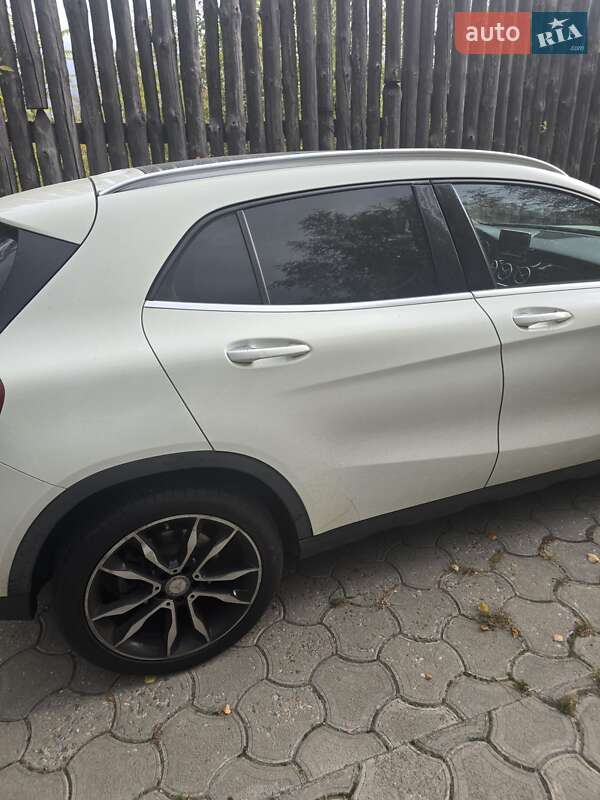 Внедорожник / Кроссовер Mercedes-Benz GLA-Class 2017 в Запорожье