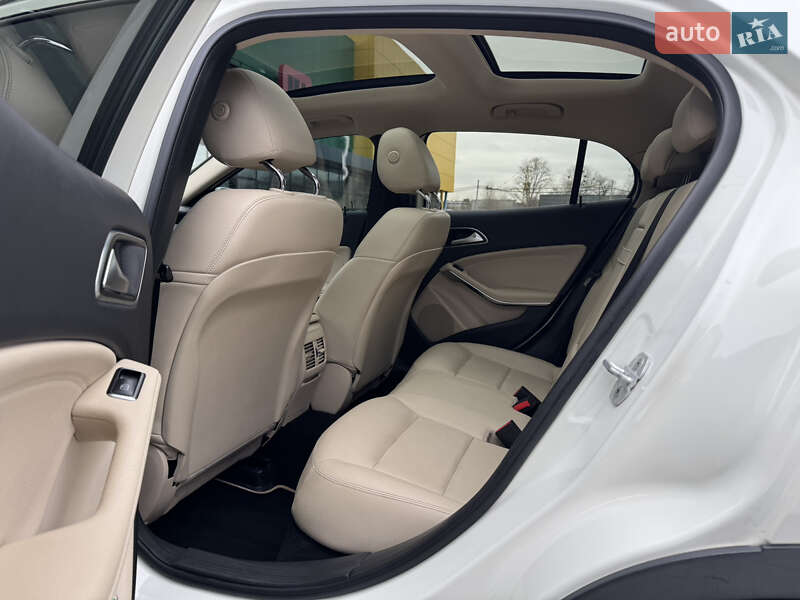 Позашляховик / Кросовер Mercedes-Benz GLA-Class 2016 в Києві