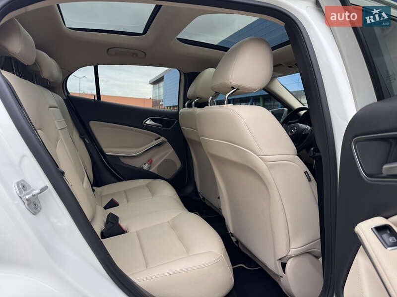 Позашляховик / Кросовер Mercedes-Benz GLA-Class 2016 в Києві