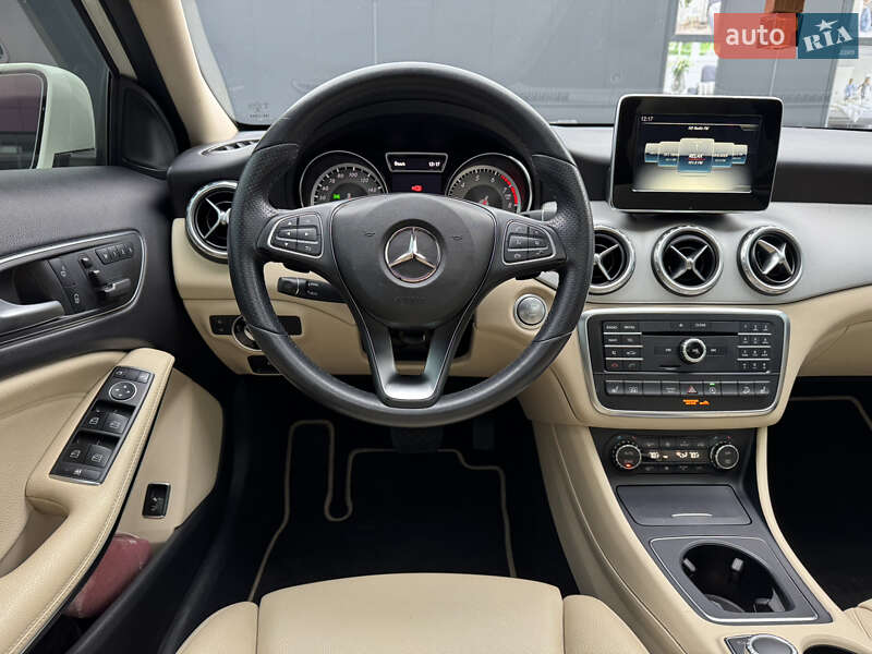 Позашляховик / Кросовер Mercedes-Benz GLA-Class 2016 в Києві