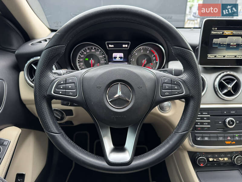 Позашляховик / Кросовер Mercedes-Benz GLA-Class 2016 в Києві