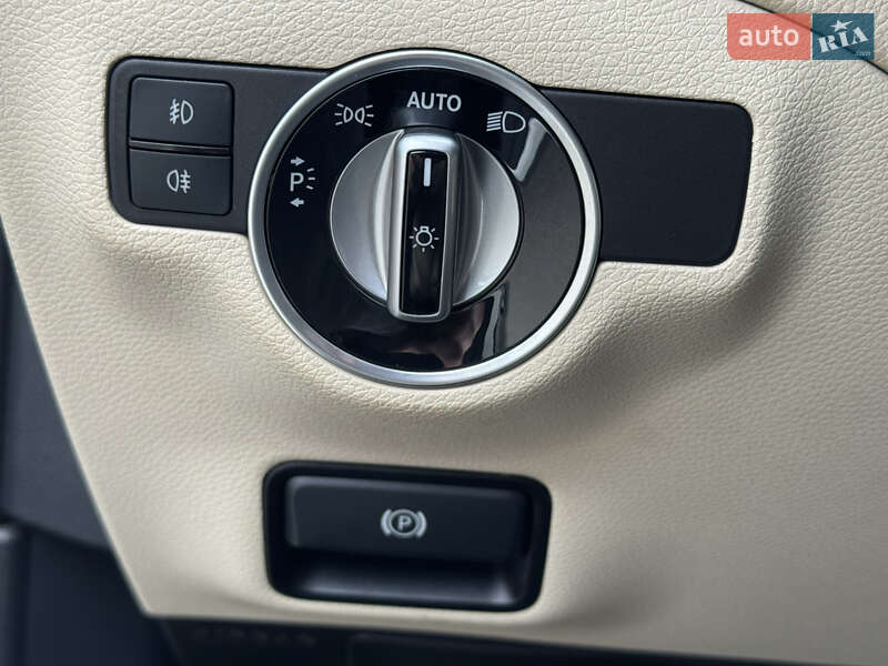 Позашляховик / Кросовер Mercedes-Benz GLA-Class 2016 в Києві