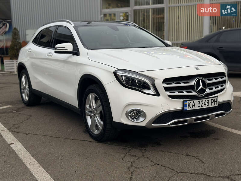 Внедорожник / Кроссовер Mercedes-Benz GLA-Class 2018 в Киеве