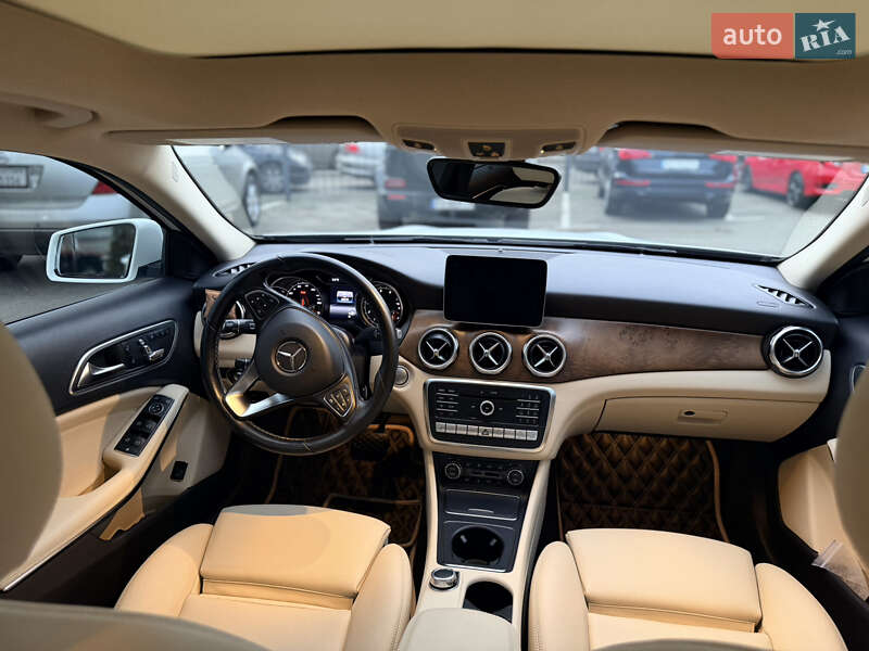 Внедорожник / Кроссовер Mercedes-Benz GLA-Class 2018 в Киеве