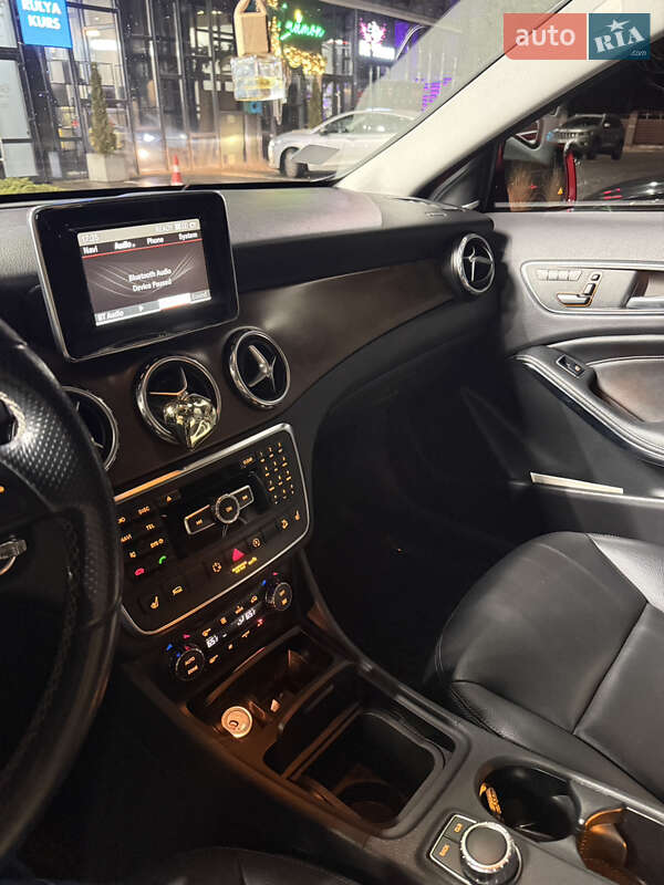 Позашляховик / Кросовер Mercedes-Benz GLA-Class 2015 в Рівному