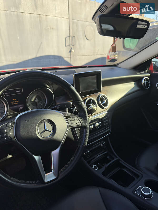 Позашляховик / Кросовер Mercedes-Benz GLA-Class 2015 в Рівному