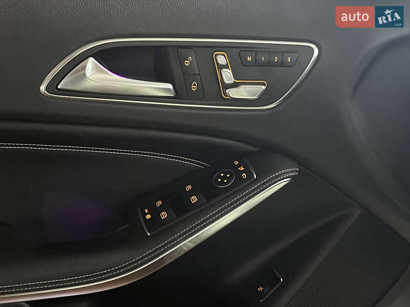 Позашляховик / Кросовер Mercedes-Benz GLA-Class 2018 в Києві