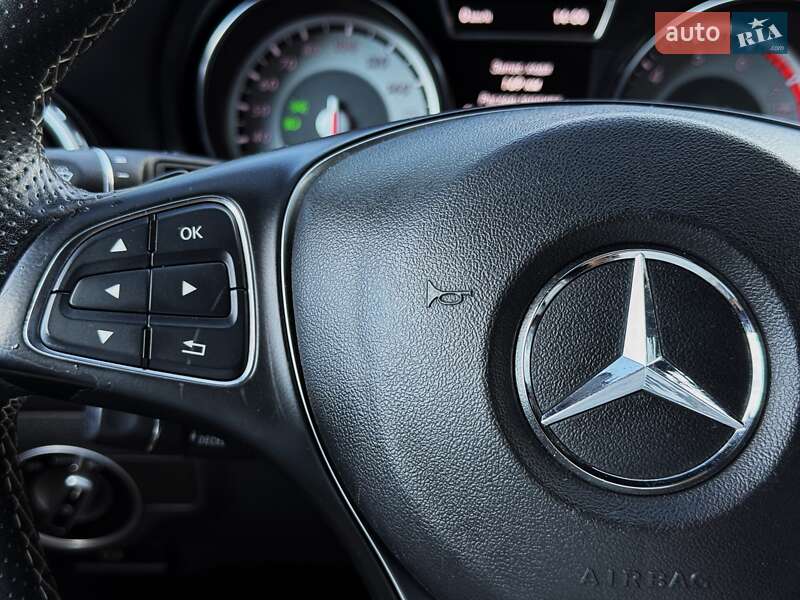 Внедорожник / Кроссовер Mercedes-Benz GLA-Class 2016 в Киеве