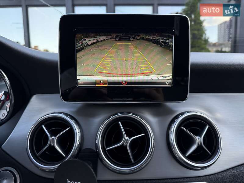 Внедорожник / Кроссовер Mercedes-Benz GLA-Class 2016 в Киеве
