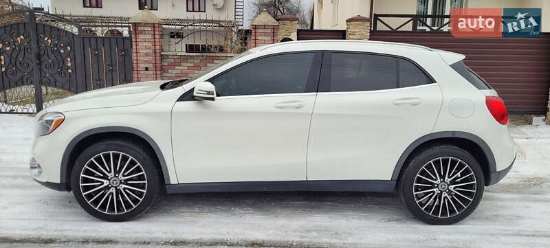 Позашляховик / Кросовер Mercedes-Benz GLA-Class 2018 в Рівному