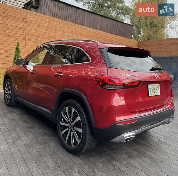 Внедорожник / Кроссовер Mercedes-Benz GLA-Class 2022 в Киеве