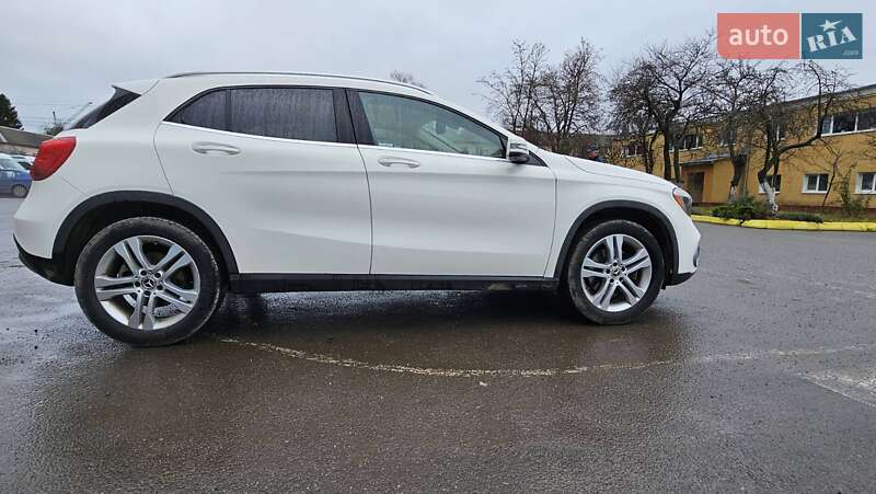 Внедорожник / Кроссовер Mercedes-Benz GLA-Class 2019 в Тернополе