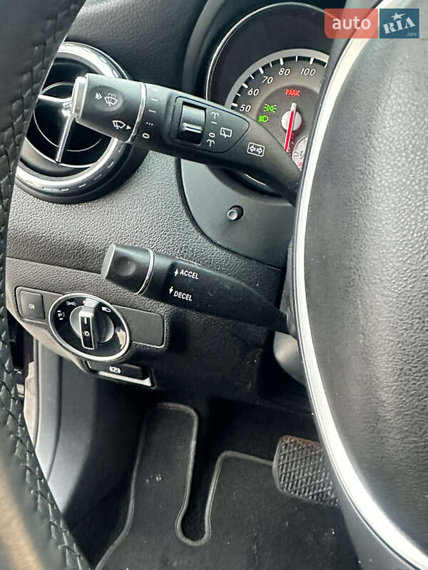 Внедорожник / Кроссовер Mercedes-Benz GLA-Class 2015 в Киеве