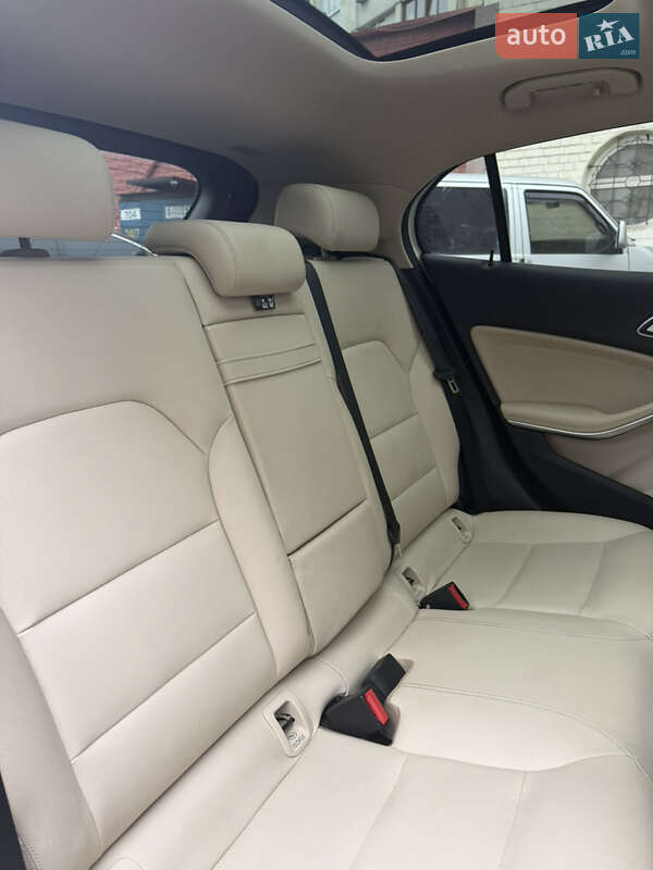 Внедорожник / Кроссовер Mercedes-Benz GLA-Class 2017 в Киеве фото 10 Внедорожник / Кроссовер Mercedes-Benz GLA-Class 2017 в Киеве