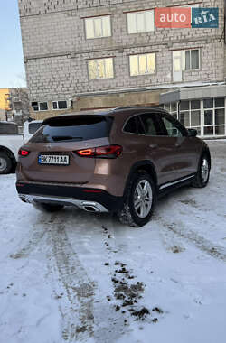 Внедорожник / Кроссовер Mercedes-Benz GLA-Class 2022 в Киеве