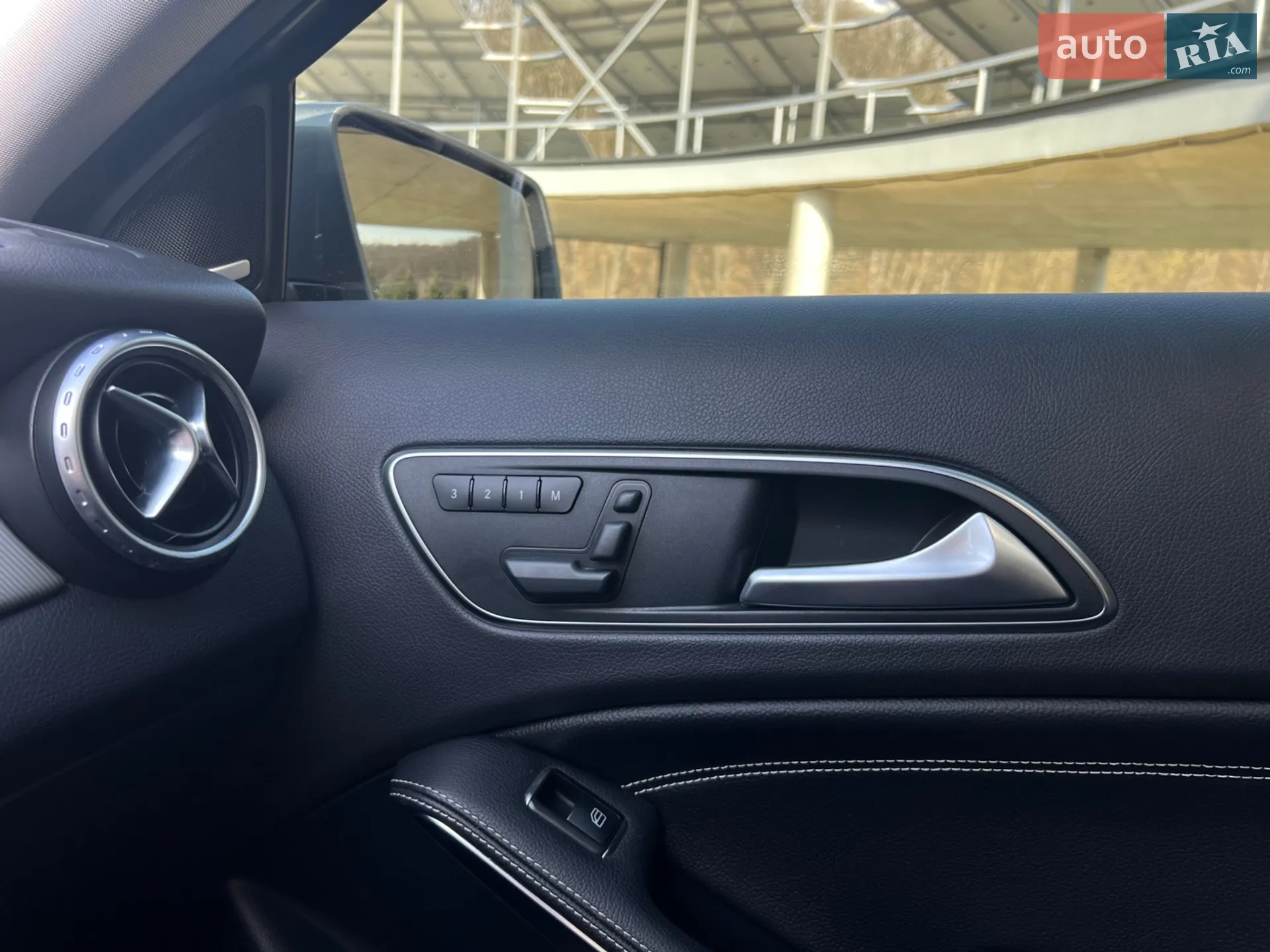 2015 Mercedes-Benz GLA-klasse - мініатюра 25