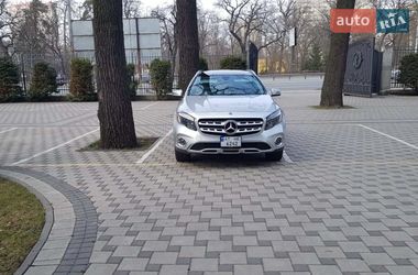 Внедорожник / Кроссовер Mercedes-Benz GLA-Class 2017 в Киеве