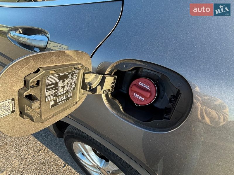 Внедорожник / Кроссовер Mercedes-Benz GLA-Class 2016 в Киеве