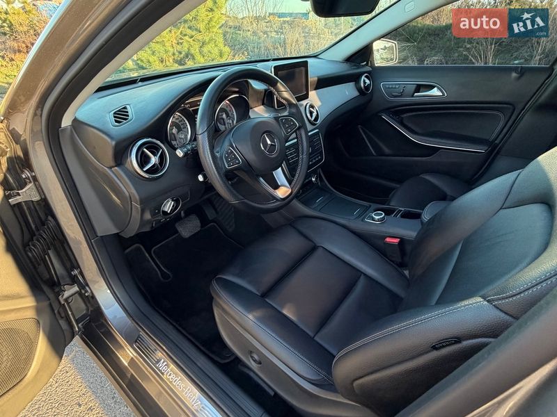 Внедорожник / Кроссовер Mercedes-Benz GLA-Class 2016 в Киеве