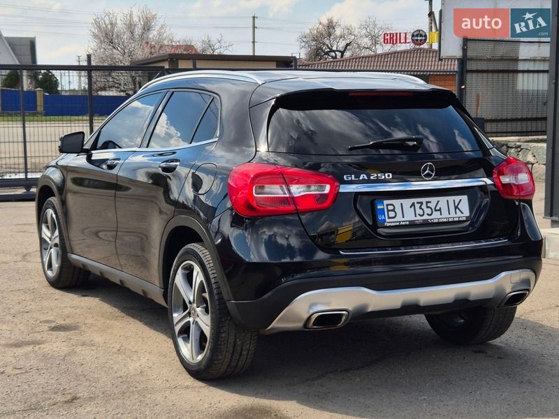 Внедорожник / Кроссовер Mercedes-Benz GLA-Class 2017 в Кременчуге