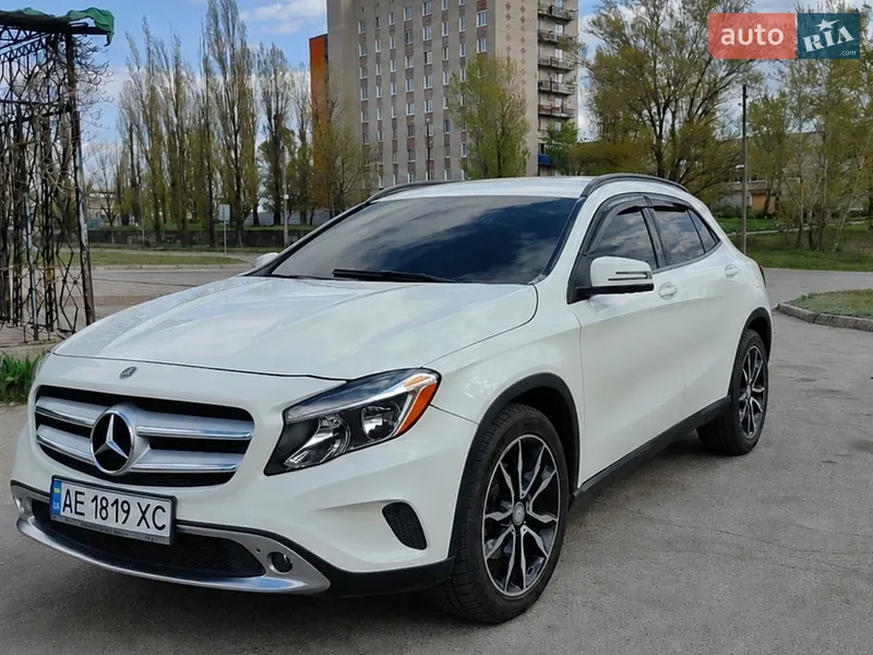 Mercedes-Benz GLA-Class 2015