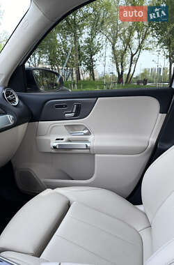 Внедорожник / Кроссовер Mercedes-Benz GLB-Class 2021 в 