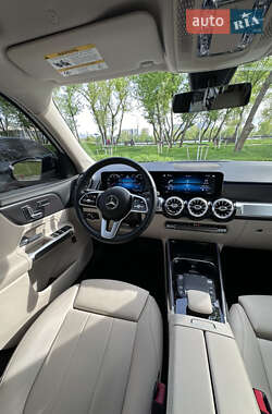 Внедорожник / Кроссовер Mercedes-Benz GLB-Class 2021 в 