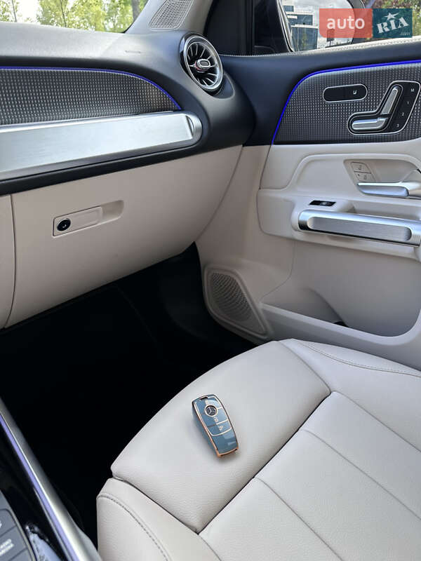 Внедорожник / Кроссовер Mercedes-Benz GLB-Class 2021 в Киеве