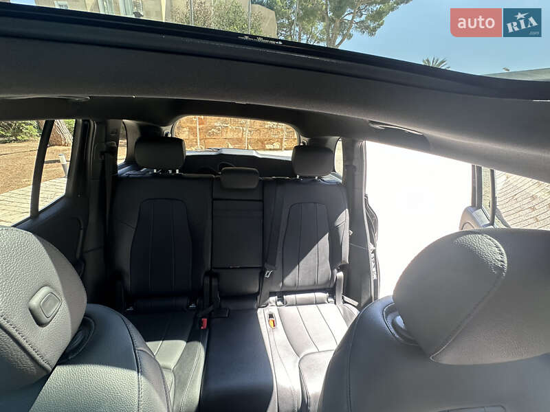 Внедорожник / Кроссовер Mercedes-Benz GLB-Class 2020 в Одессе