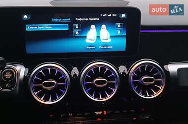 Позашляховик / Кросовер Mercedes-Benz GLB-Class 2019 в 