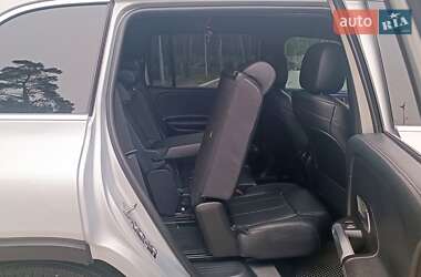 Позашляховик / Кросовер Mercedes-Benz GLB-Class 2019 в 