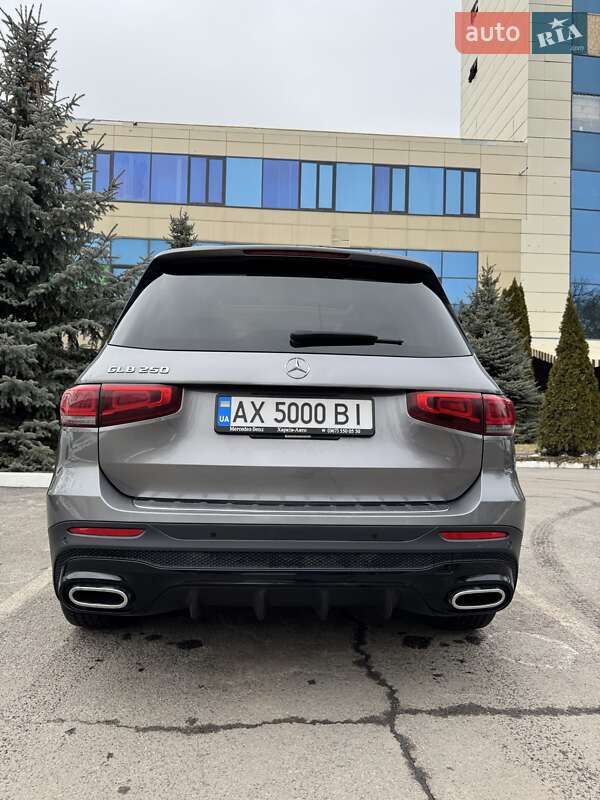 Внедорожник / Кроссовер Mercedes-Benz GLB-Class 2019 в Харькове
