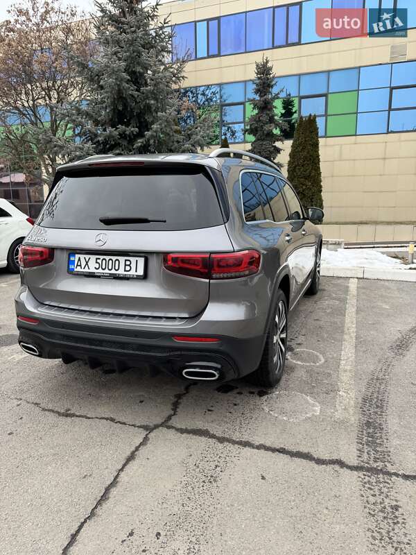 Внедорожник / Кроссовер Mercedes-Benz GLB-Class 2019 в Харькове