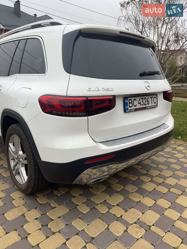 Внедорожник / Кроссовер Mercedes-Benz GLB-Class 2019 в Сумах