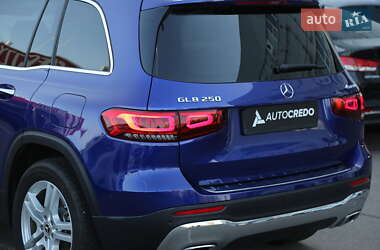 Внедорожник / Кроссовер Mercedes-Benz GLB-Class 2021 в 