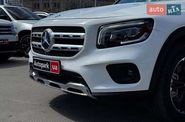 Позашляховик / Кросовер Mercedes-Benz GLB-Class 2020 в 