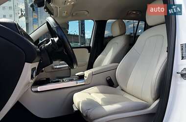 Позашляховик / Кросовер Mercedes-Benz GLB-Class 2020 в 