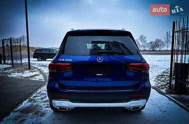 Внедорожник / Кроссовер Mercedes-Benz GLB-Class 2021 в 