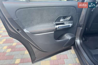 Внедорожник / Кроссовер Mercedes-Benz GLB-Class 2022 в 
