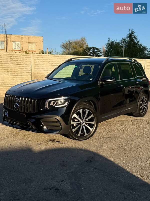 Mercedes-Benz GLB-Class 2021