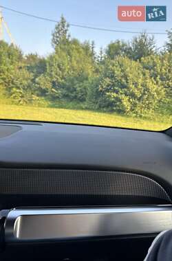 Позашляховик / Кросовер Mercedes-Benz GLB-Class 2020 в 