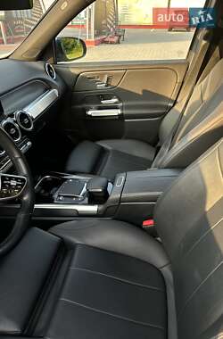 Позашляховик / Кросовер Mercedes-Benz GLB-Class 2020 в 