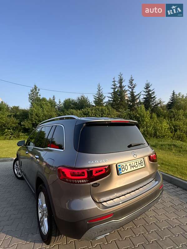 Внедорожник / Кроссовер Mercedes-Benz GLB-Class 2020 в Тернополе