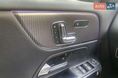 Внедорожник / Кроссовер Mercedes-Benz GLB-Class 2021 в 