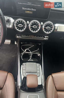 Внедорожник / Кроссовер Mercedes-Benz GLB-Class 2021 в 